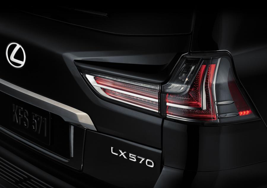 Детали экстерьера Lexus LX570 Inspiration Series (URJ200) 2018 года  (NA) (фото 9 из 9)